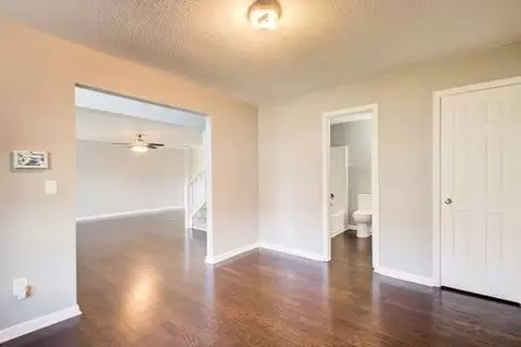 Living - 651 Vaughan Dr, Hampton, GA 30228 photo 1 of 10