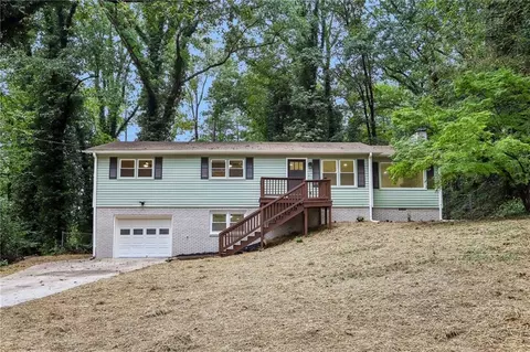 250 King Arthur Dr, Woodstock, GA 30189