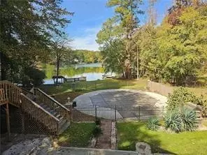 5203 Woodmont Dr, Villa Rica, GA 30180