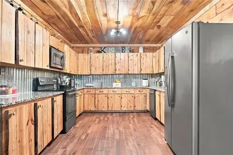 Kitchen - 445 Browning Rd, Fairmount, GA 30139 photo 2 of 4