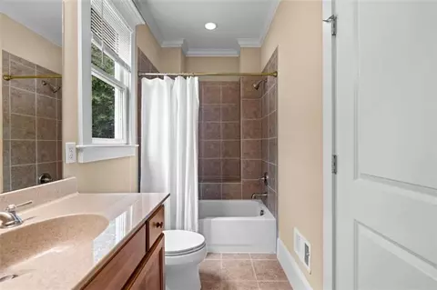 Bath - 120 Crystal Ct, Tyrone, GA 30290 photo 5 of 13