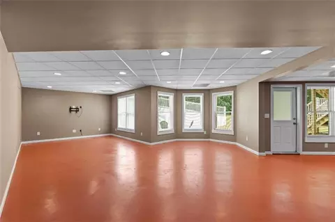 Living - 120 Crystal Ct, Tyrone, GA 30290 photo 5 of 5