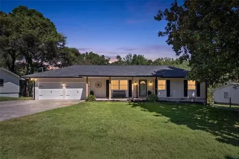 205 Woodglen Dr, Woodstock, GA 30188