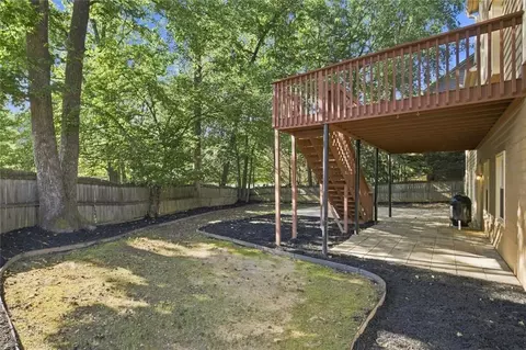 Exterior - 425 Fairford Ln, Duluth, GA 30097 photo 10 of 13