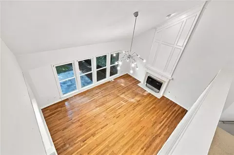 Living - 425 Fairford Ln, Duluth, GA 30097 photo 9 of 14