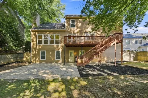 Exterior - 425 Fairford Ln, Duluth, GA 30097 photo 7 of 13