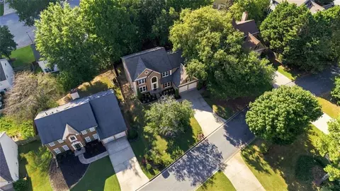 View/Area - 425 Fairford Ln, Duluth, GA 30097 photo 6 of 9