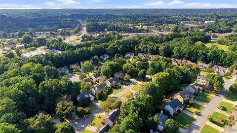 View/Area - 425 Fairford Ln, Duluth, GA 30097 photo 3 of 9