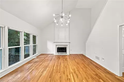 Living - 425 Fairford Ln, Duluth, GA 30097 photo 7 of 14