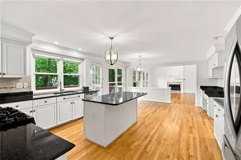 Kitchen - 425 Fairford Ln, Duluth, GA 30097 photo 1 of 8