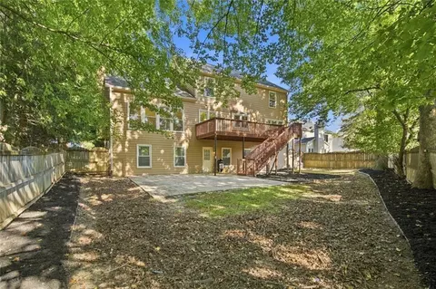 Exterior - 425 Fairford Ln, Duluth, GA 30097 photo 6 of 13