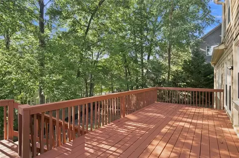 Exterior - 425 Fairford Ln, Duluth, GA 30097 photo 4 of 13