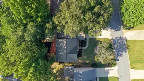 View/Area - 425 Fairford Ln, Duluth, GA 30097 photo 5 of 9