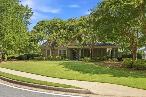 Exterior - 425 Fairford Ln, Duluth, GA 30097 photo 11 of 13