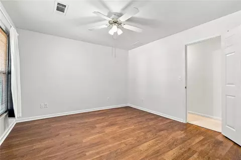 Bedroom - 425 Fairford Ln, Duluth, GA 30097 photo 6 of 11