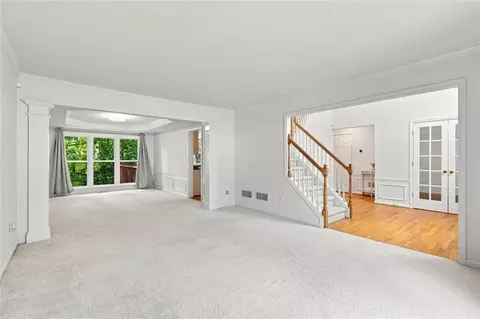 Living - 425 Fairford Ln, Duluth, GA 30097 photo 1 of 14