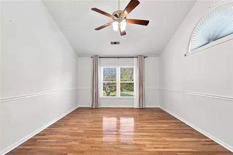 Living - 425 Fairford Ln, Duluth, GA 30097 photo 10 of 14