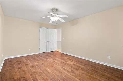 Bedroom - 425 Fairford Ln, Duluth, GA 30097 photo 4 of 11