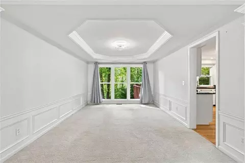 Living - 425 Fairford Ln, Duluth, GA 30097 photo 3 of 14