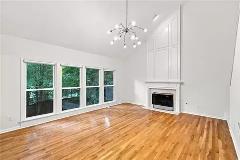 Living - 425 Fairford Ln, Duluth, GA 30097 photo 6 of 14