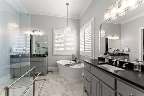 Bath - 1875 Southers Cir, Suwanee, GA 30024 photo 2 of 8