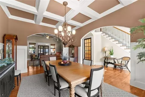 Dining - 1875 Southers Cir, Suwanee, GA 30024 photo 2 of 3