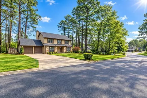 521 Roys Ct, Lawrenceville, GA 30044