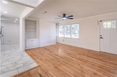 Living - 264 E Broad St, Winder, GA 30680 photo 4 of 4
