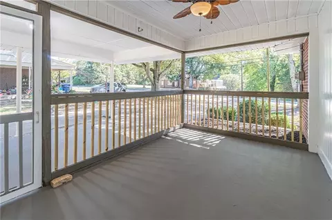 Exterior - 264 E Broad St, Winder, GA 30680 photo 7 of 11