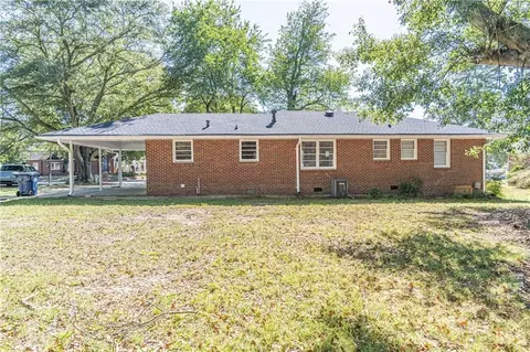 Exterior - 264 E Broad St, Winder, GA 30680 photo 9 of 11