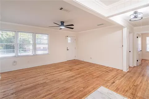 Living - 264 E Broad St, Winder, GA 30680 photo 3 of 4