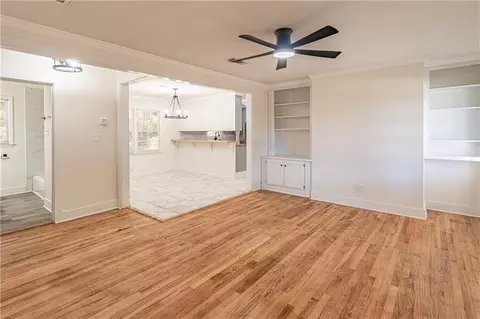Living - 264 E Broad St, Winder, GA 30680 photo 1 of 4