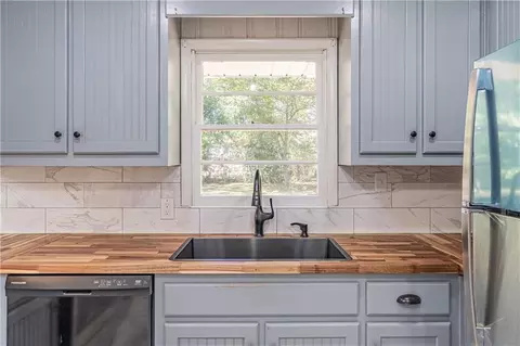 Kitchen - 264 E Broad St, Winder, GA 30680 photo 6 of 6