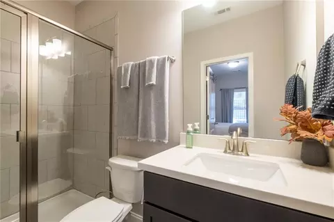 Bath - 2147 Coventry Dr, Atlanta, GA 30319 photo 1 of 7