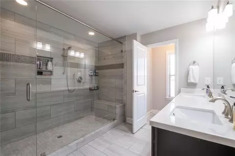 Bath - 2147 Coventry Dr, Atlanta, GA 30319 photo 5 of 7