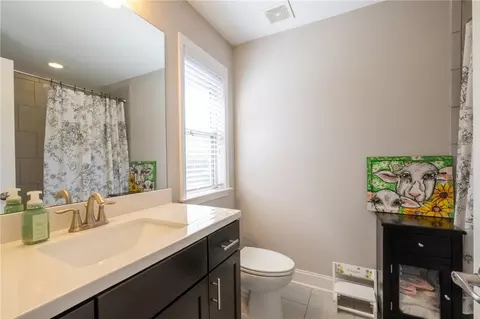 Bath - 2147 Coventry Dr, Atlanta, GA 30319 photo 3 of 7