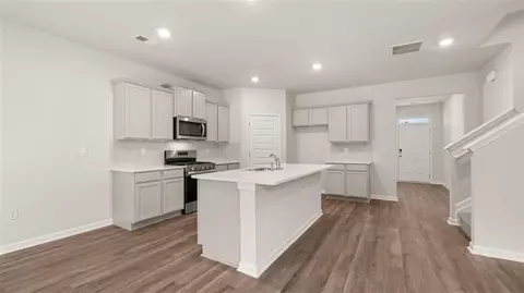 Entry Way - 108 Planters Row, Perry, GA 31069 photo 2 of 8