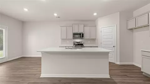 Kitchen - 108 Planters Row, Perry, GA 31069 photo 2 of 3