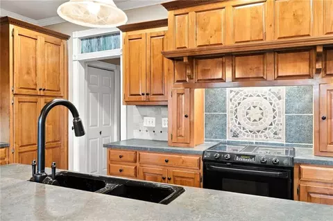 Kitchen - 340 Griffith Rd, Jasper, GA 30143 photo 2 of 6