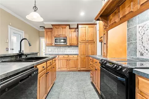 Kitchen - 340 Griffith Rd, Jasper, GA 30143 photo 6 of 6