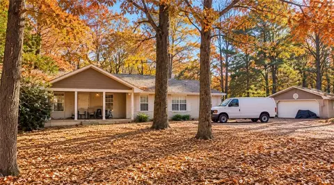 2064 Killian Hill Rd, Snellville, GA 30039