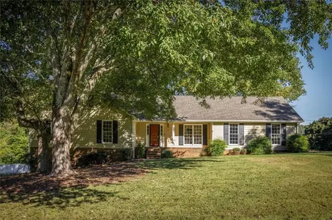 5011 Stones Crossing Dr SW, Lilburn, GA 30047