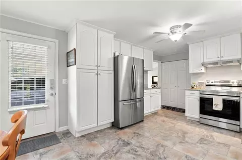 Kitchen - 43 Bell Ave, Jasper, GA 30143 photo 6 of 7