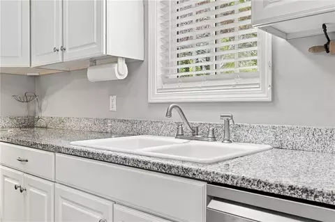 Kitchen - 43 Bell Ave, Jasper, GA 30143 photo 2 of 7