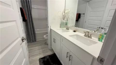 Bath - 118 Gentle Way, Commerce, GA 30530 photo 3 of 3