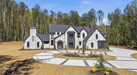 Exterior - 1315 Sandy Creek Rd, Tyrone, GA 30290 photo 6 of 13