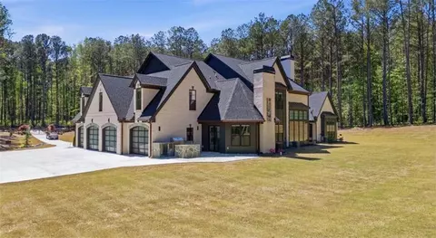 Exterior - 1315 Sandy Creek Rd, Tyrone, GA 30290 photo 9 of 13