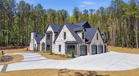 Exterior - 1315 Sandy Creek Rd, Tyrone, GA 30290 photo 7 of 13
