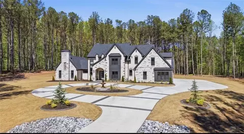 Exterior - 1315 Sandy Creek Rd, Tyrone, GA 30290 photo 5 of 13