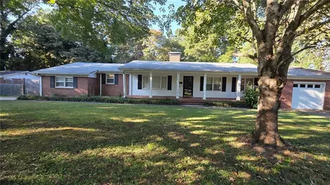 104 Woodhaven Dr, Jonesboro, GA 30236